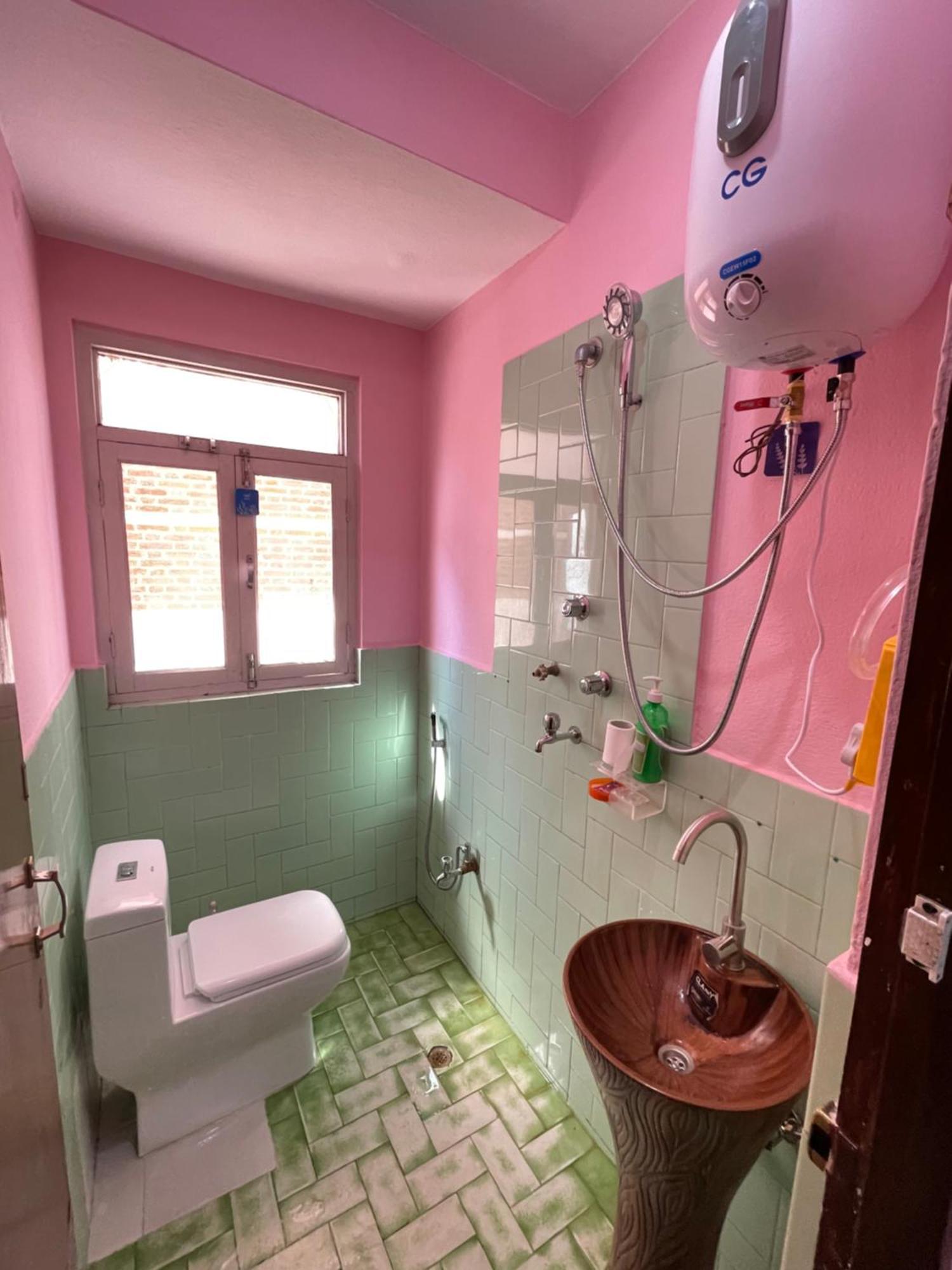 Andrew Home Kathmandu Buitenkant foto